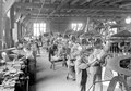 Arbeiten an montierten Flugzeugmotoren
