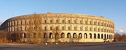 Südwest-Außenfassade der Kongresshalle