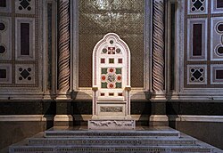 Die Kathedra des Papstes als Bischof von Rom in der Apsis der Lateranbasilika