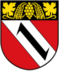 Gimbsheimschwarzes Schildhaupt, von goldenen Ähren, Weintrauben und Weinblättern belegt