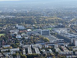 Hessischer Rundfunk am Dornbusch in Frankfurt am Main (Foto: Rafael Bujotzek / InZwischenZeit:Filme)