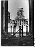 Blick vom Deutschen zum Französischen Dom, Oktober 1951