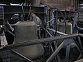 Stahlglockenstuhl mit den Glocken 1 (Mitte) und 2 (rechts)