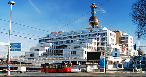 Bundesamtsgebäude Josef-Holaubek-Platz