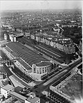 Luftbild auf die erste Messehalle nördlich der Masurenallee, 1928