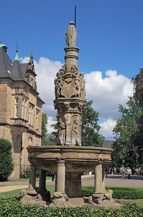 Tugendbrunnen (Bückeburg)